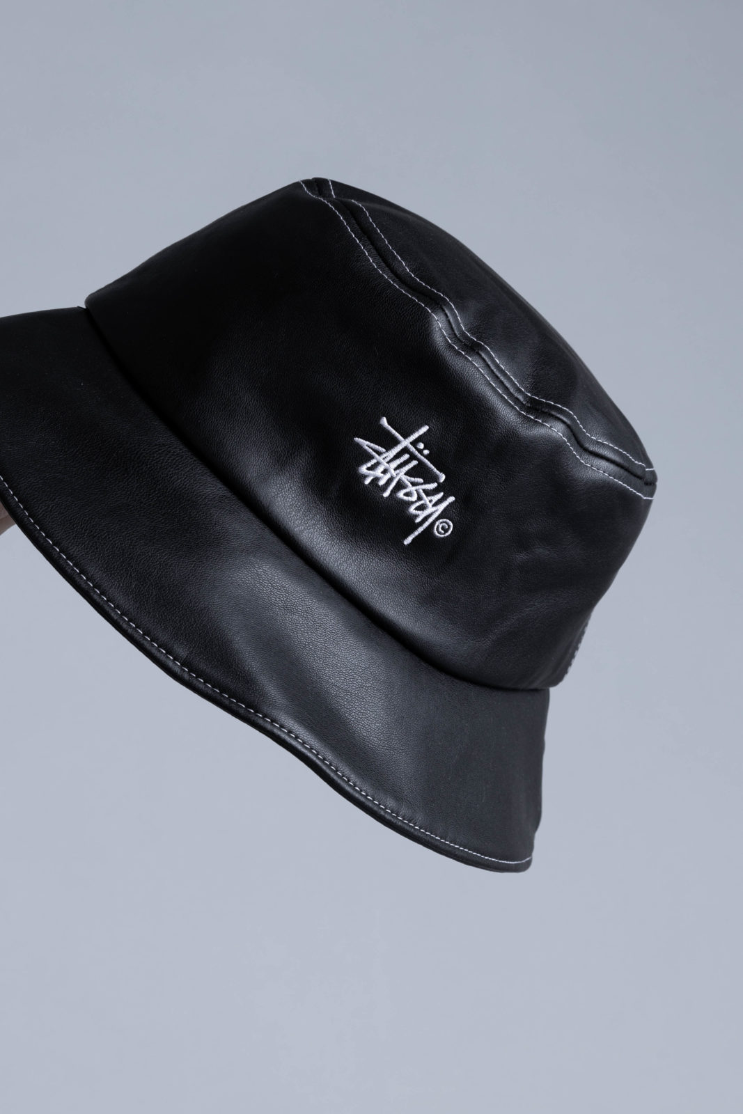 stussy contrast stitch bucket hat